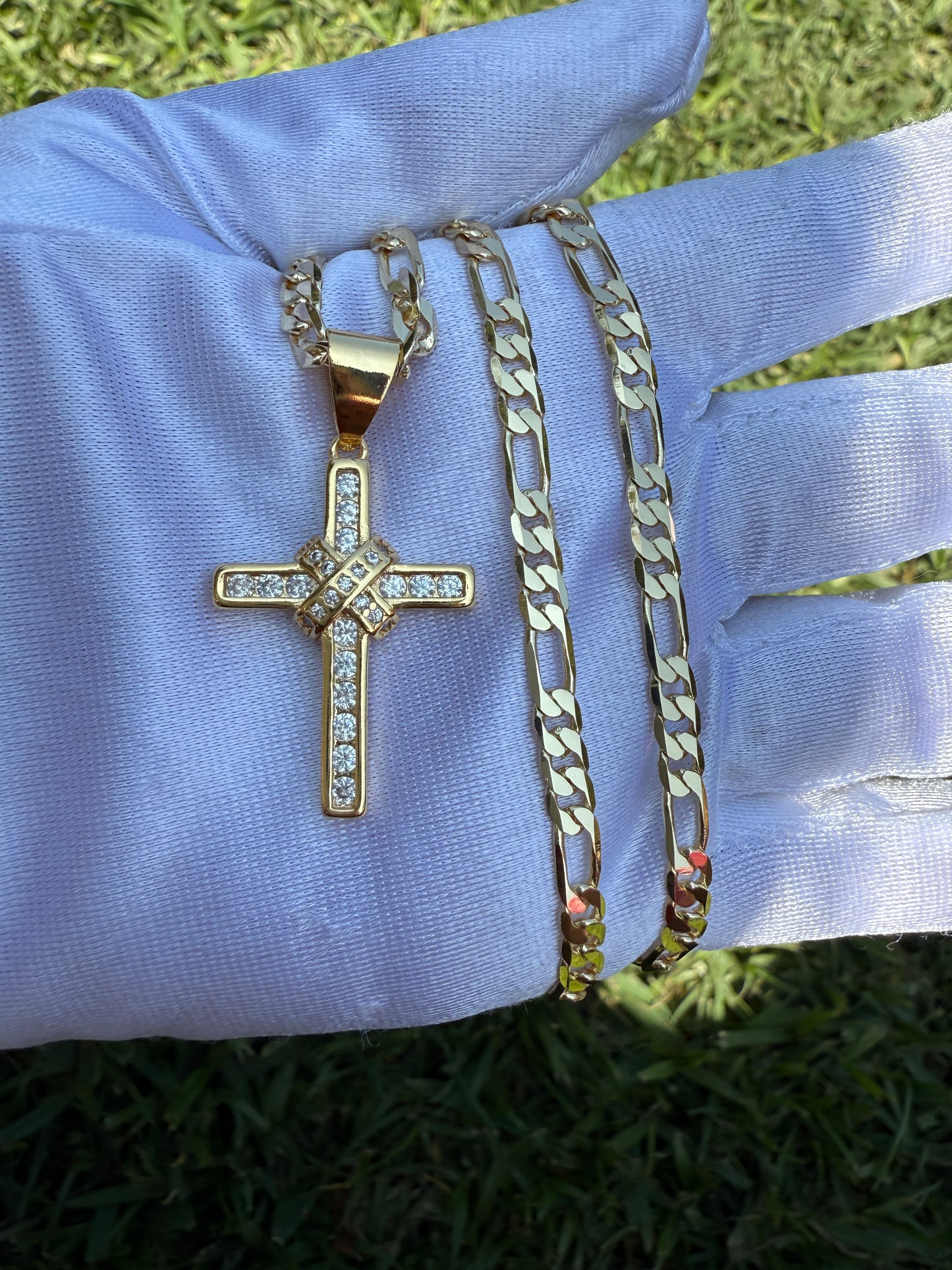 “Vibes” Cross Necklace Gold Plated