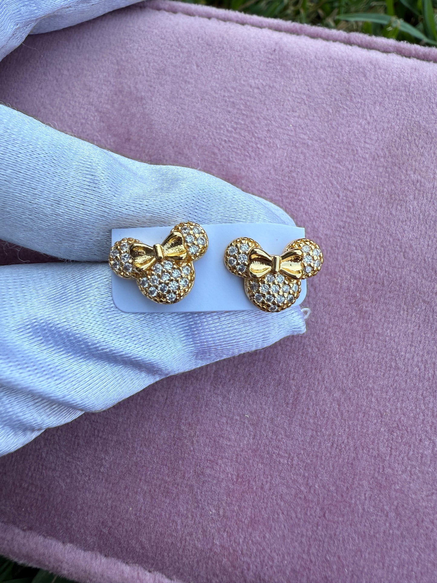 Ears earrings for her