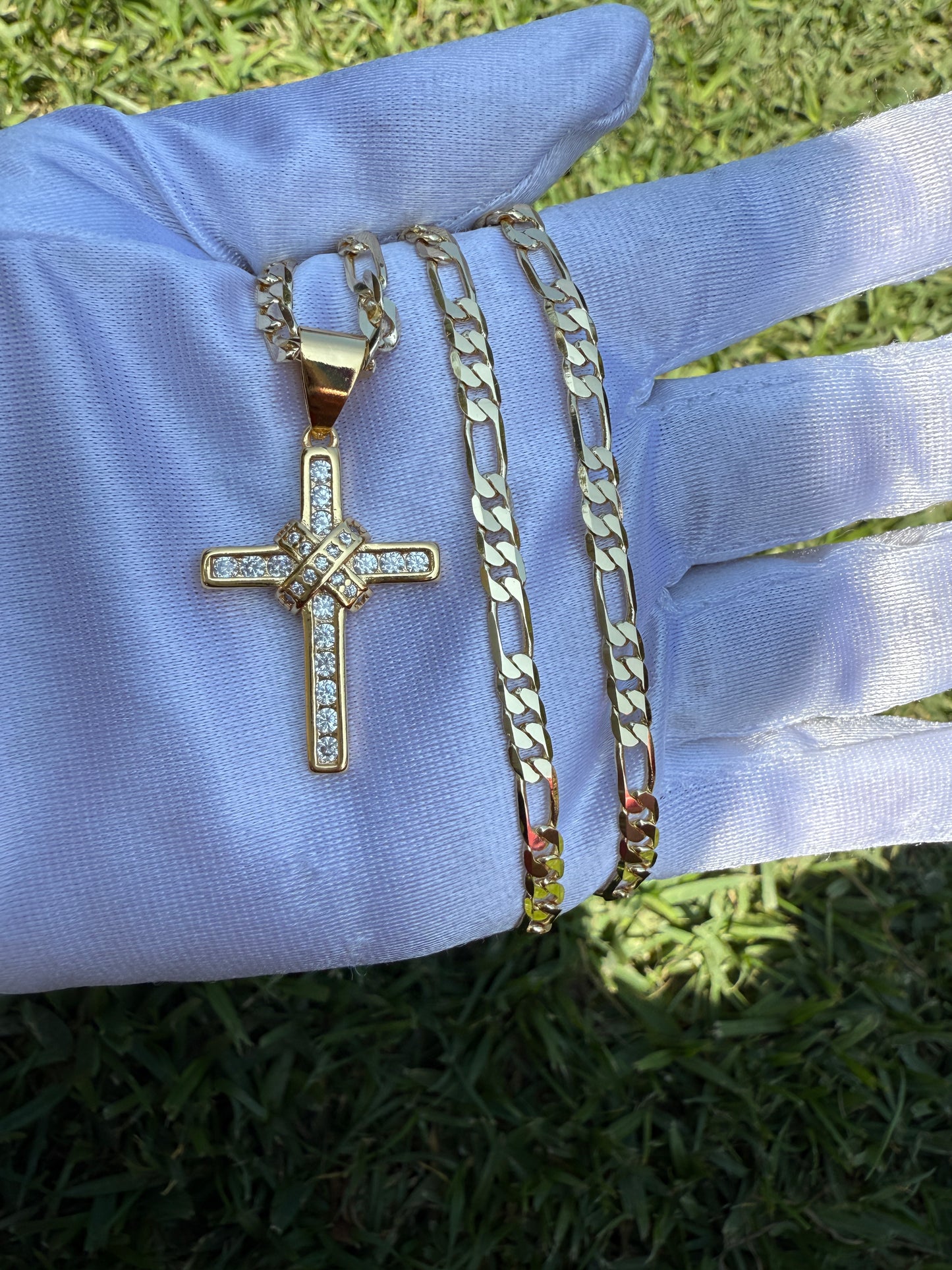 “Vibes” Cross Necklace Gold Plated