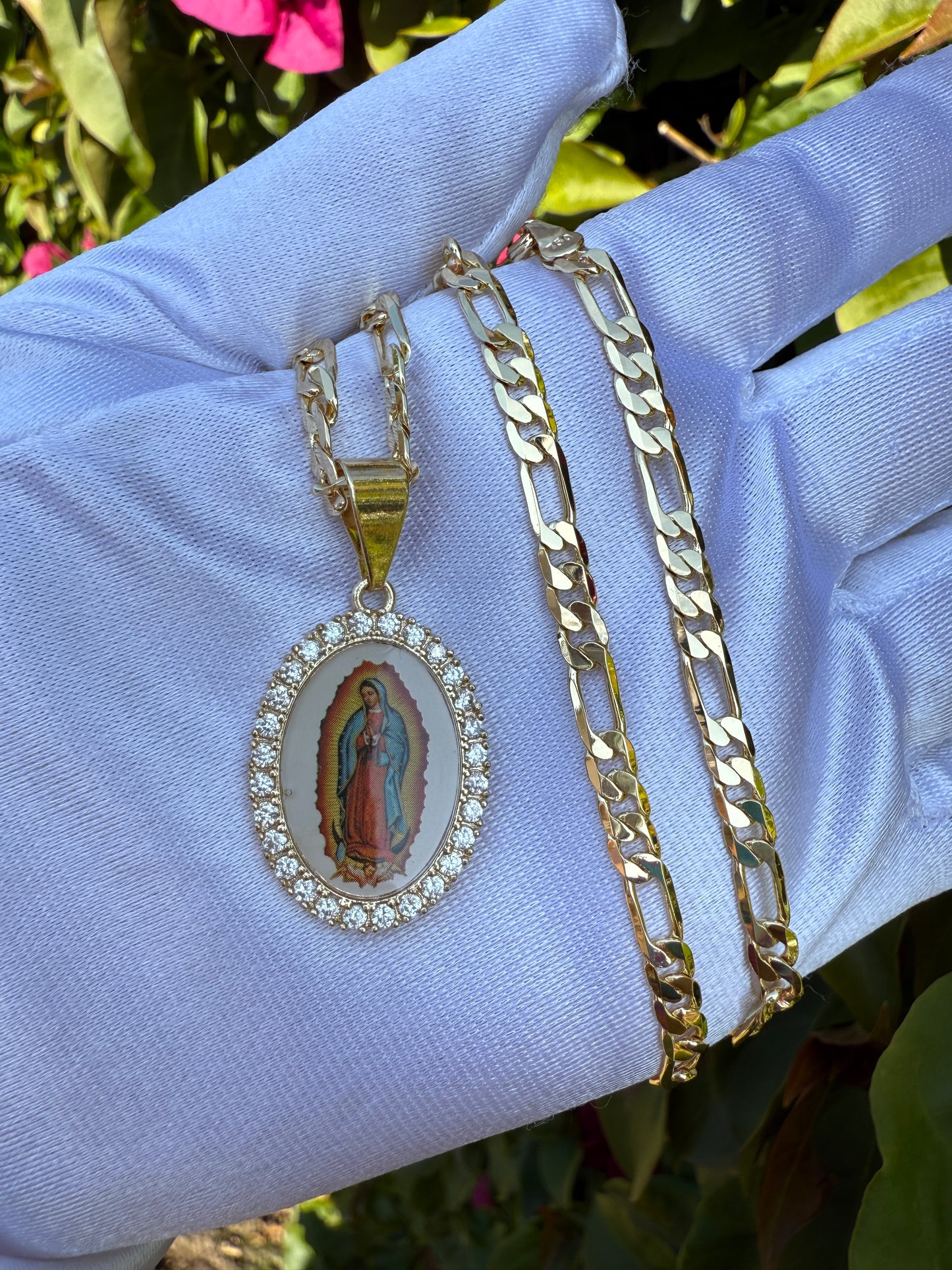 “Guadalupe” Virgin Necklace with Virgencita Imagine Figaro chain