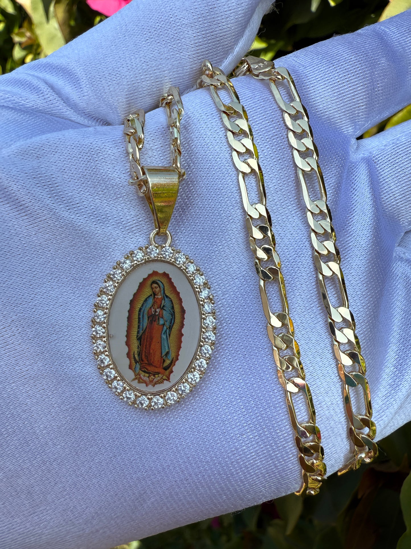 “Guadalupe” Virgin Necklace with Virgencita Imagine Figaro chain