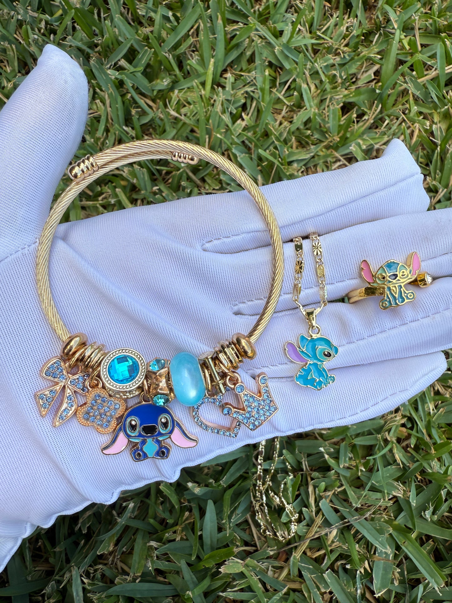 Aloha Set includes a necklace, Ring , Bracelet