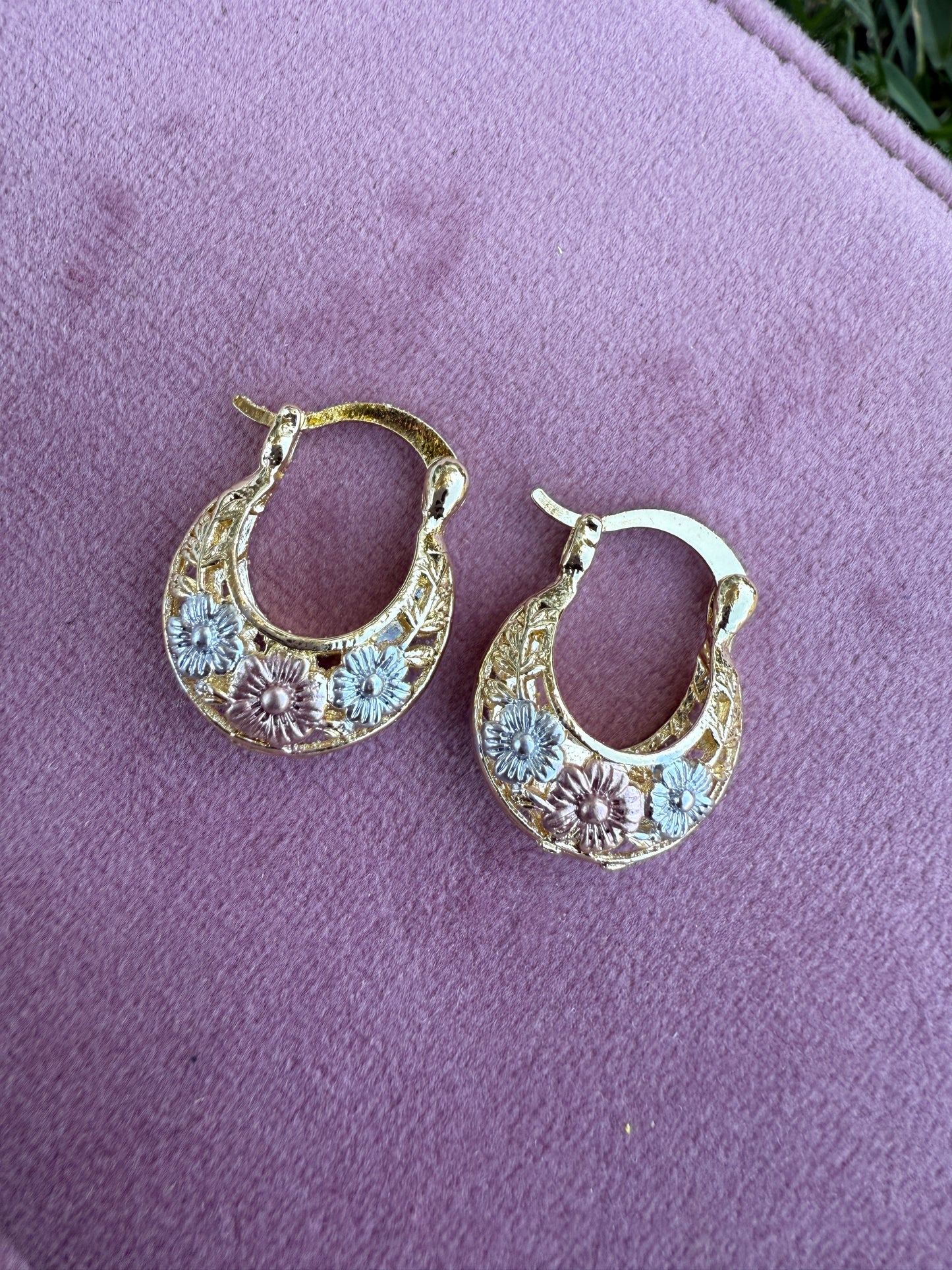 Virgencita and Flower Earring for her