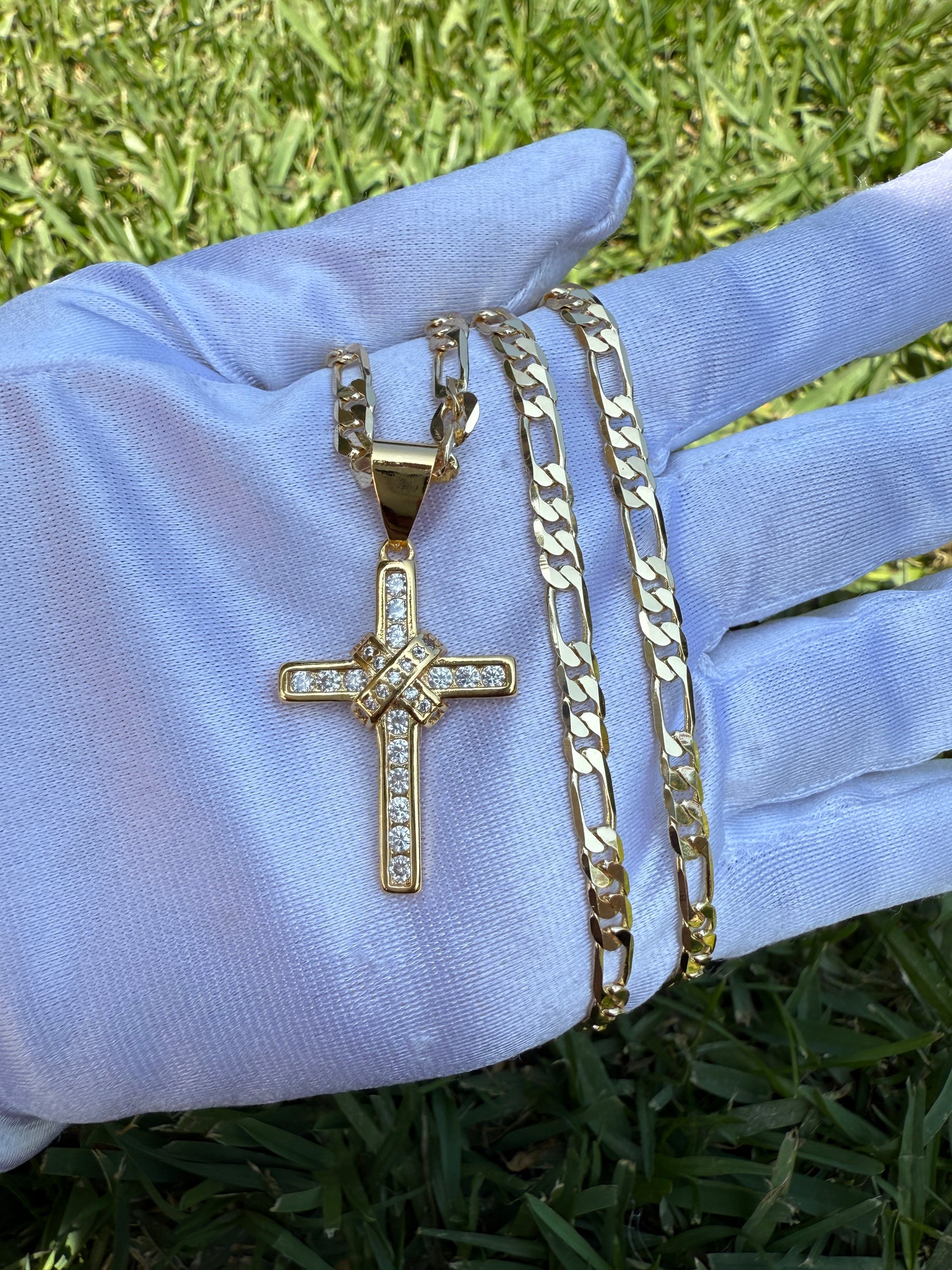“Vibes” Cross Necklace Gold Plated