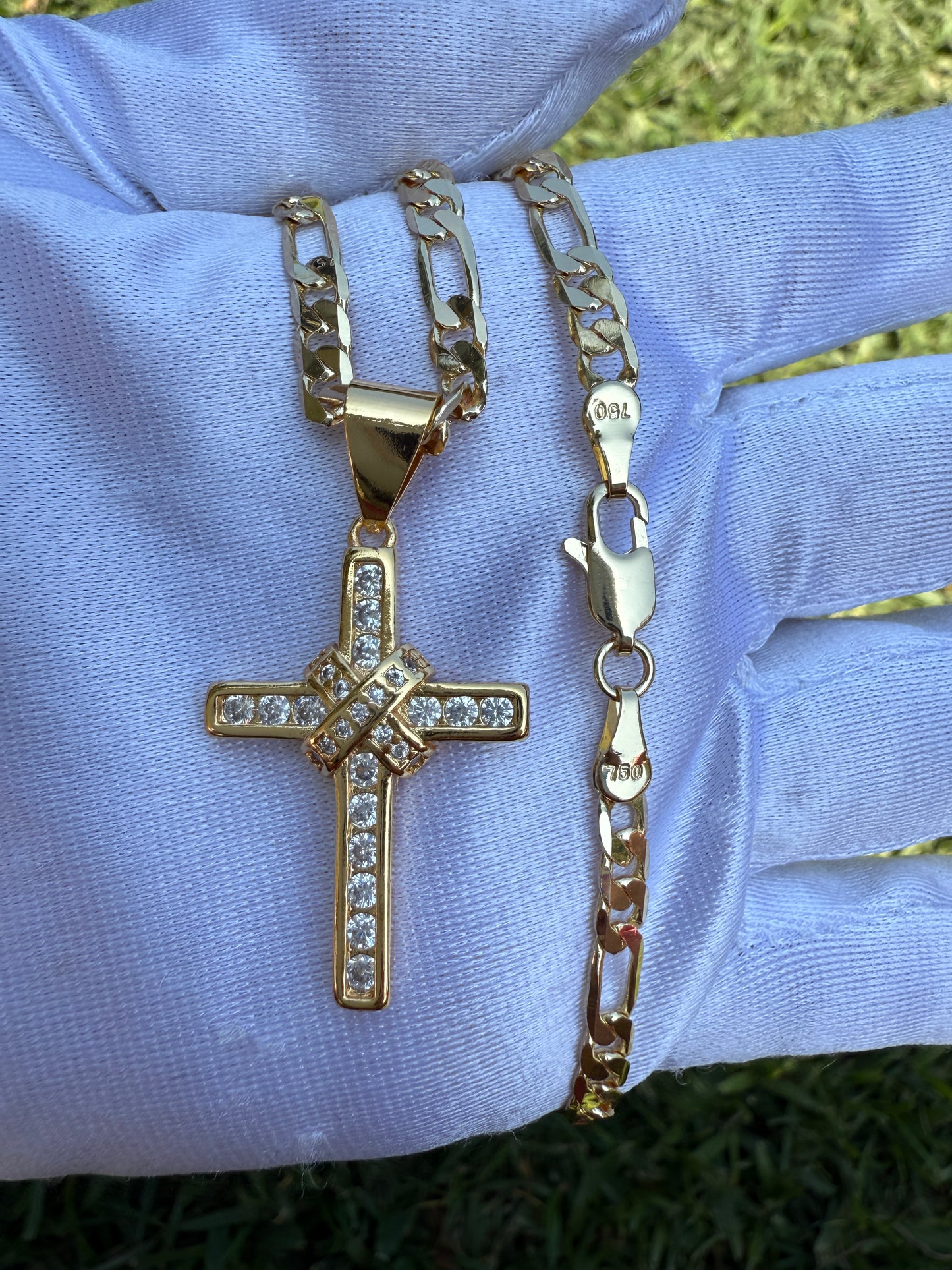 “Vibes” Cross Necklace Gold Plated