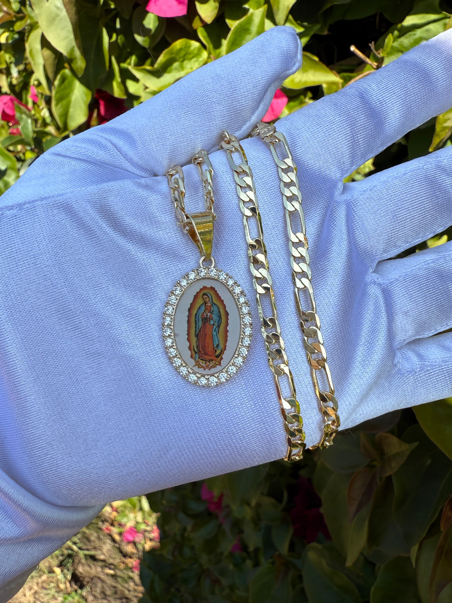“Guadalupe” Virgin Necklace with Virgencita Imagine Figaro chain