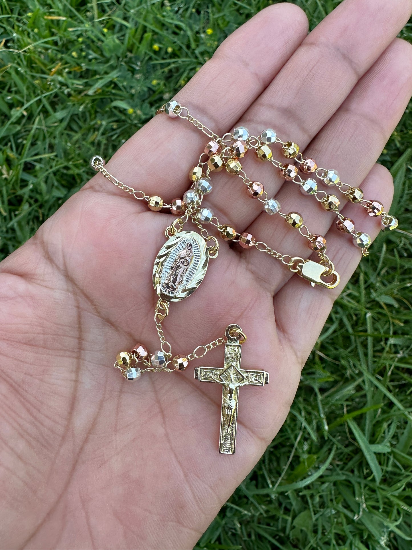 “Amor” Rosary Tricolor with Virgen Pedant Gold Plated -Rosario