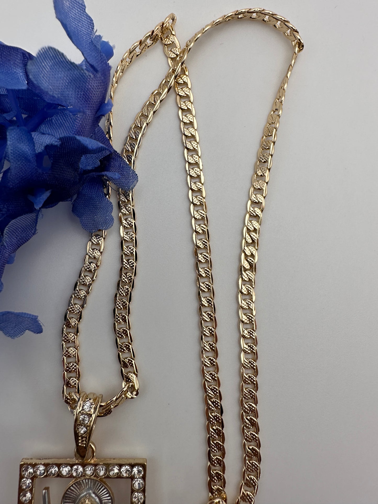 “Save me “ San Judas/ St Jude Necklace Gold Plated
