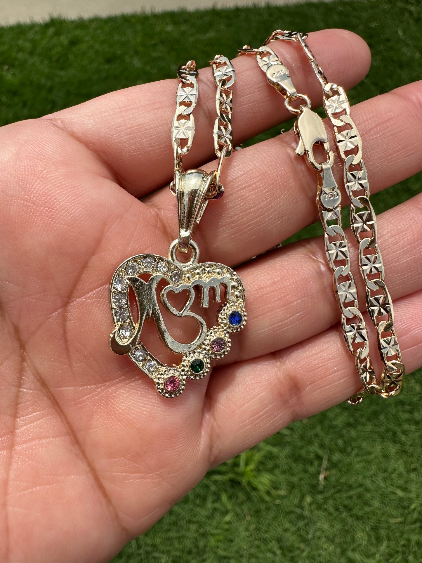 “Mom” Heart Necklace Gold Plated