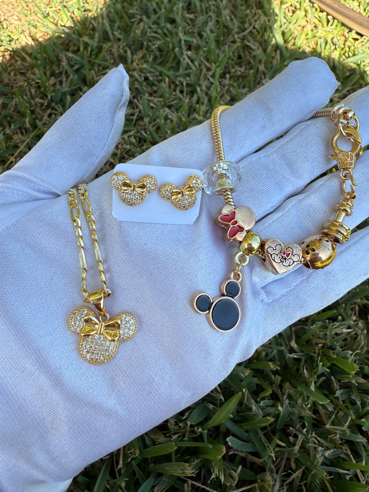 Mouze for Her Set Necklace, Bracelet and Earrings included