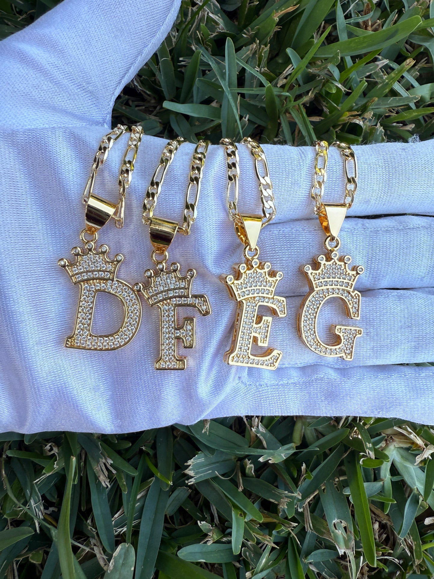 Letter Initial Necklace with Crown Gold Plated Alphabet Pendant for Women 20” inch Chain Fashion Jewelry