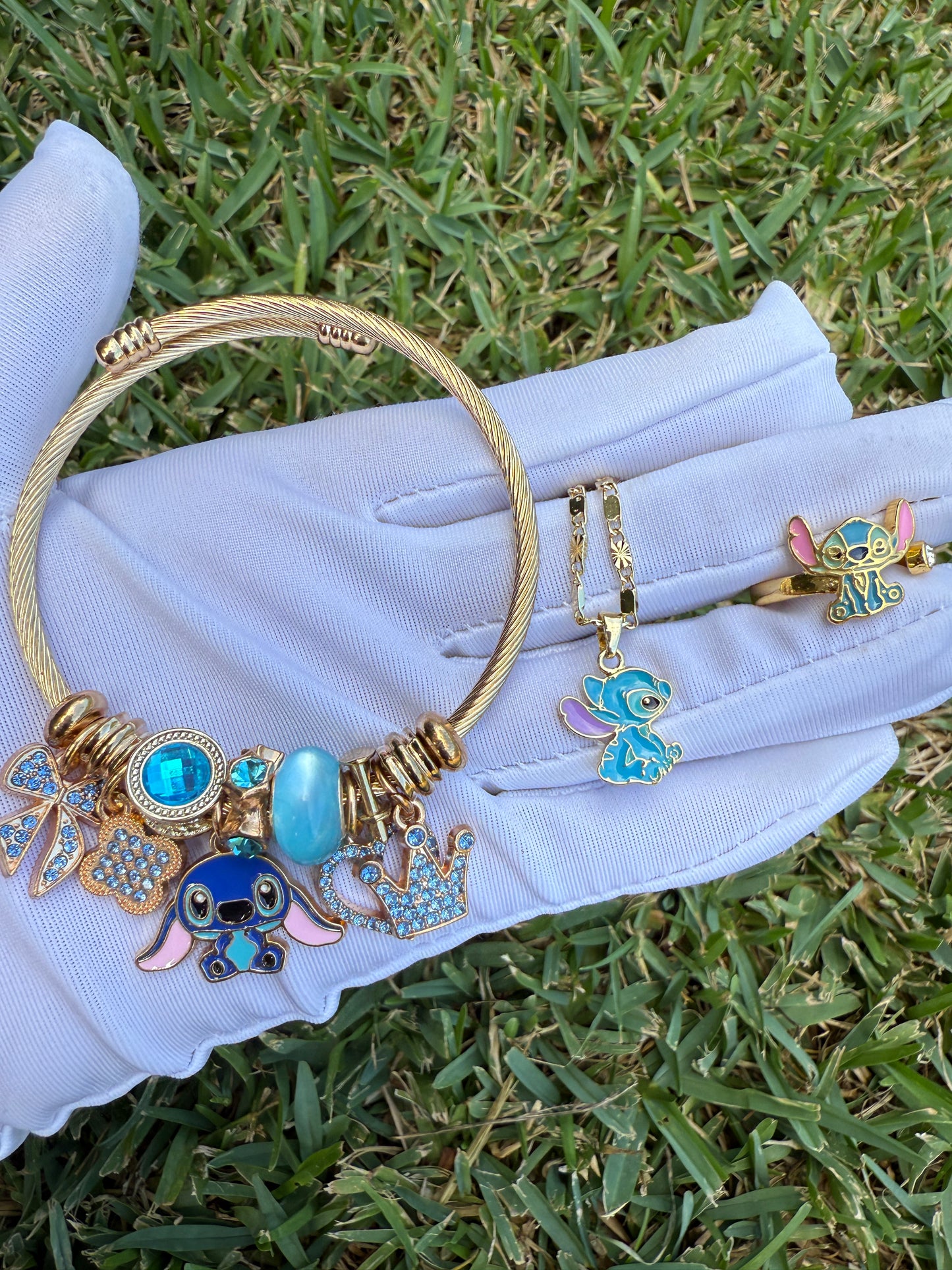 Aloha Set includes a necklace, Ring , Bracelet