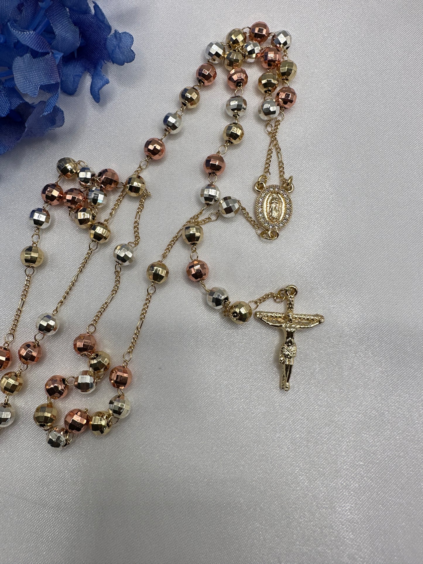 “Magnifico” Virgin Rosary rose Gold .