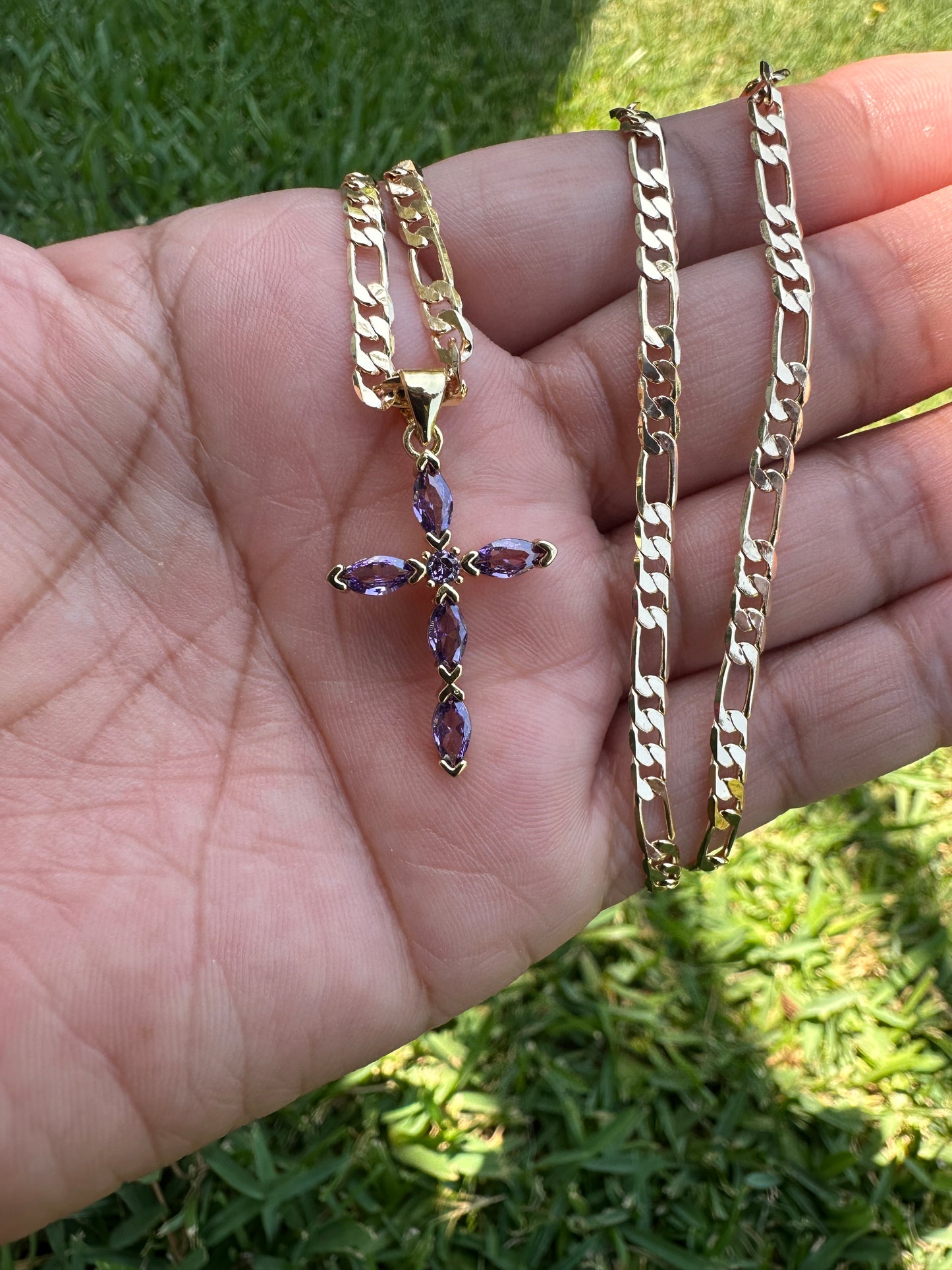 “Diamond Purple” Cross Necklace Gold Plated