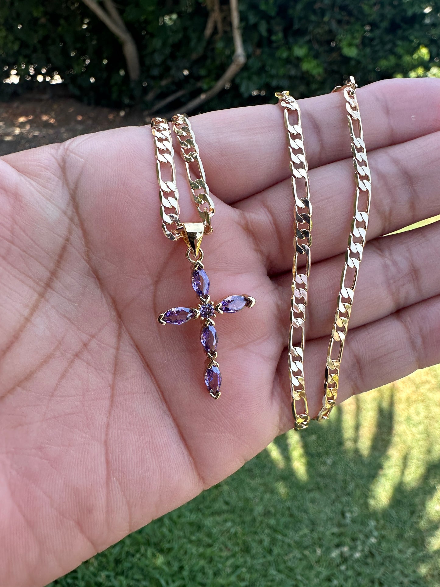 “Diamond Purple” Cross Necklace Gold Plated