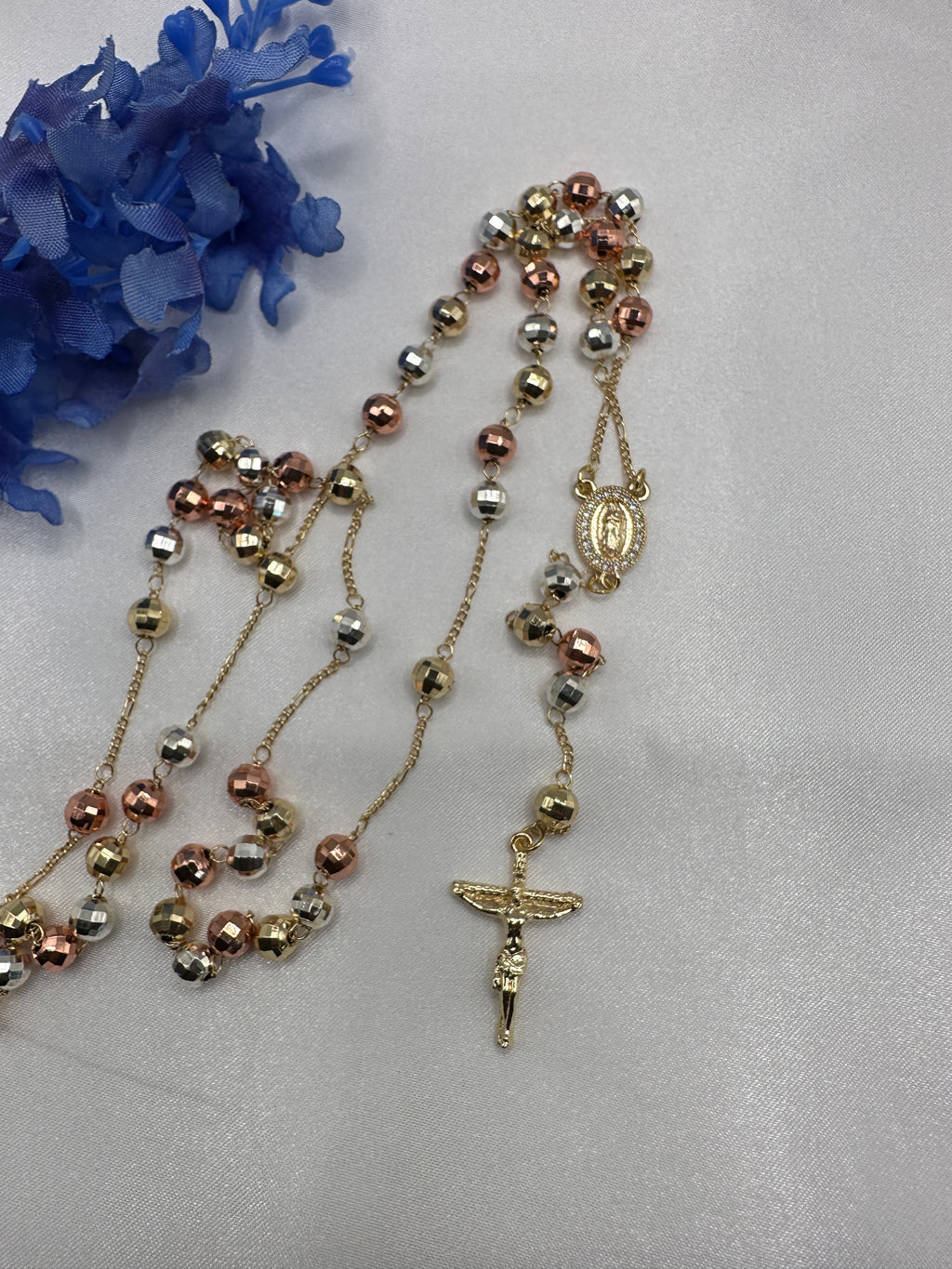 “Magnifico” Virgin Rosary rose Gold .