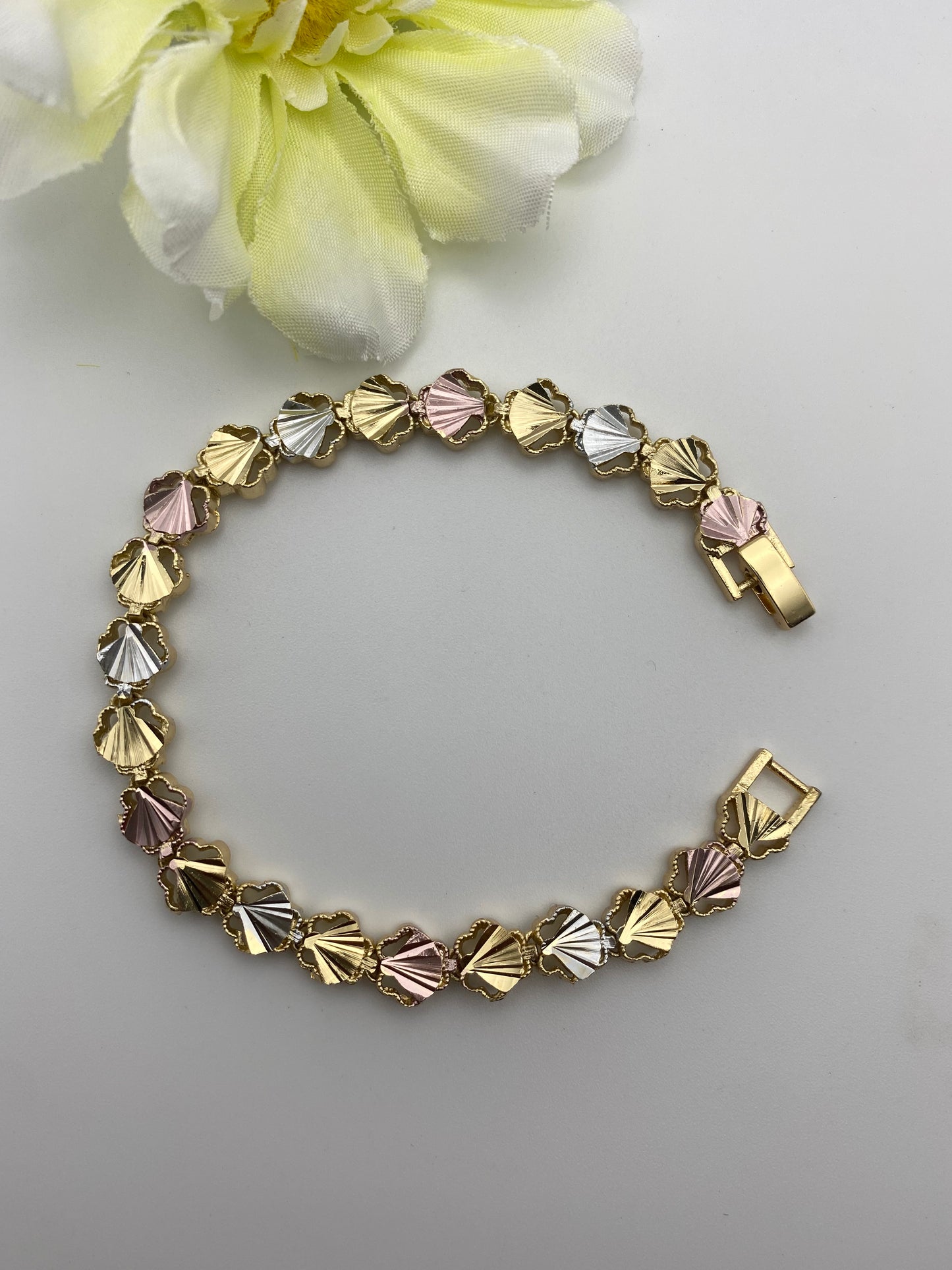 “Shell” Bracelet Tricolor Gold Plated