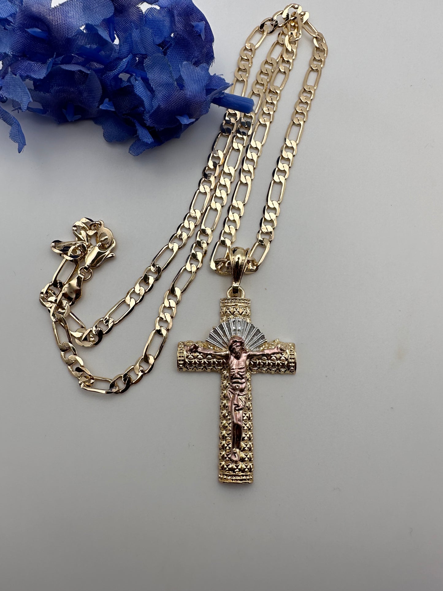 “King” Cross necklace Gold Plated/ Cadena Cruz 14k Oro Laminado