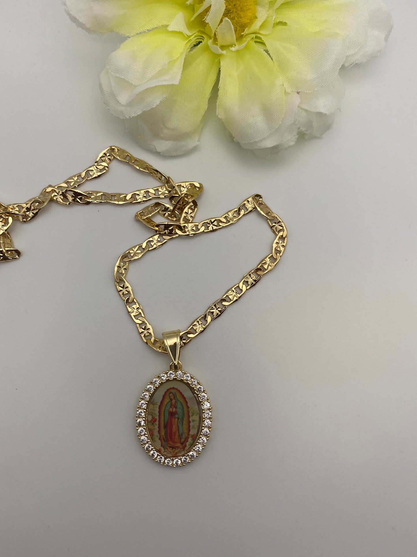 “Guadalupe” Virgin Necklace with Virgencita Imagine