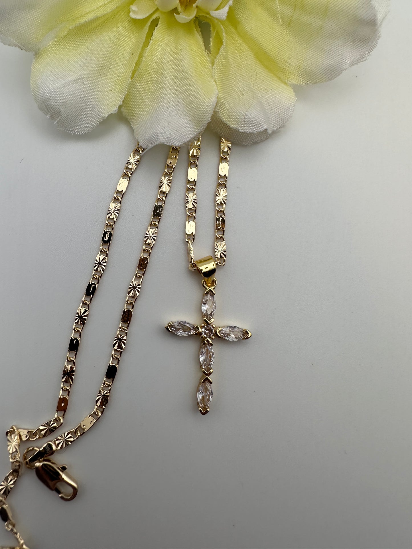 “Diamond”Cross Necklace Gold Plated