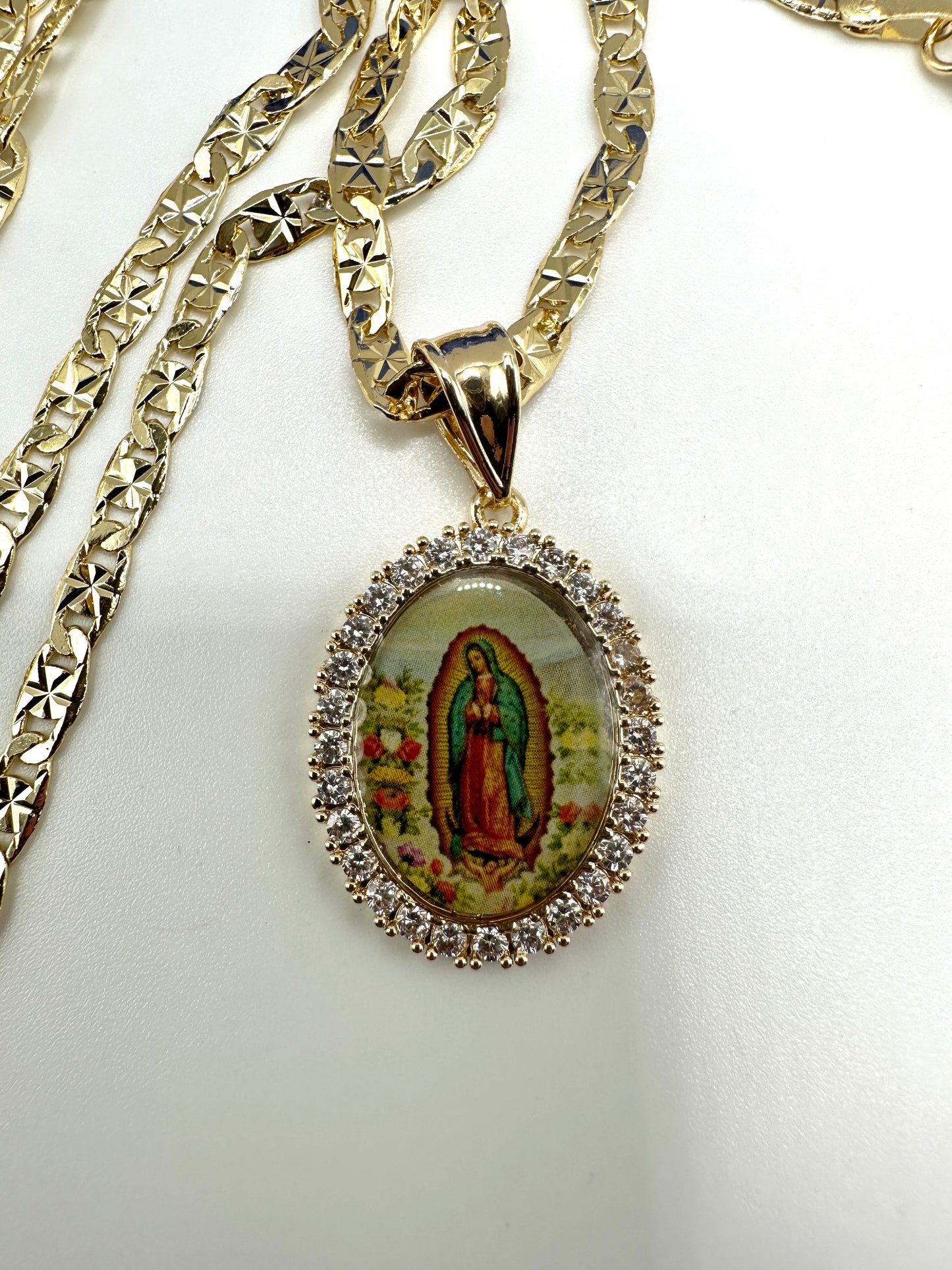 “Guadalupe” Virgin Necklace with Virgencita Imagine