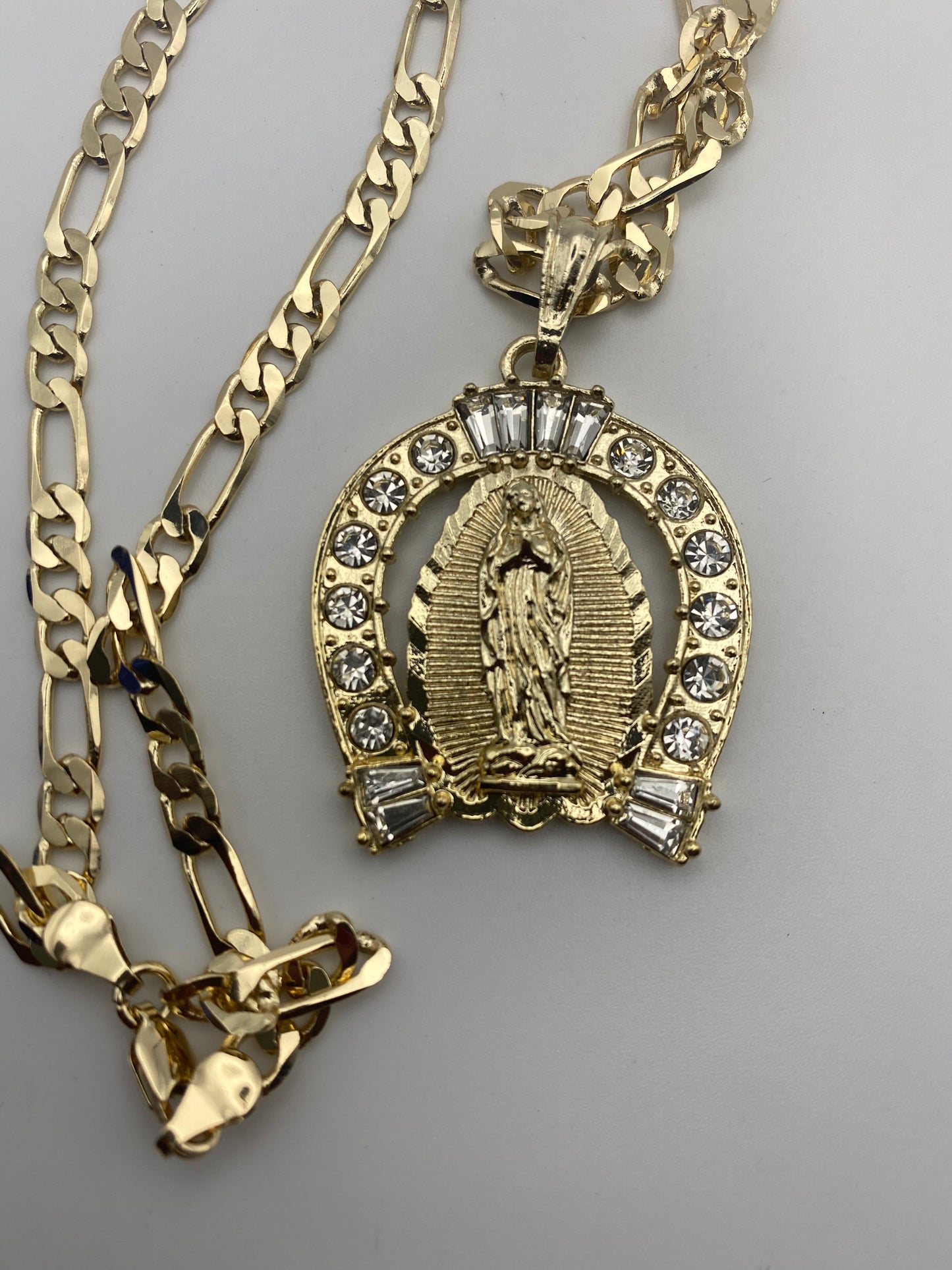 “Stamp” Horse Shoe with Virgen Necklace Clear Stones Gold Plated