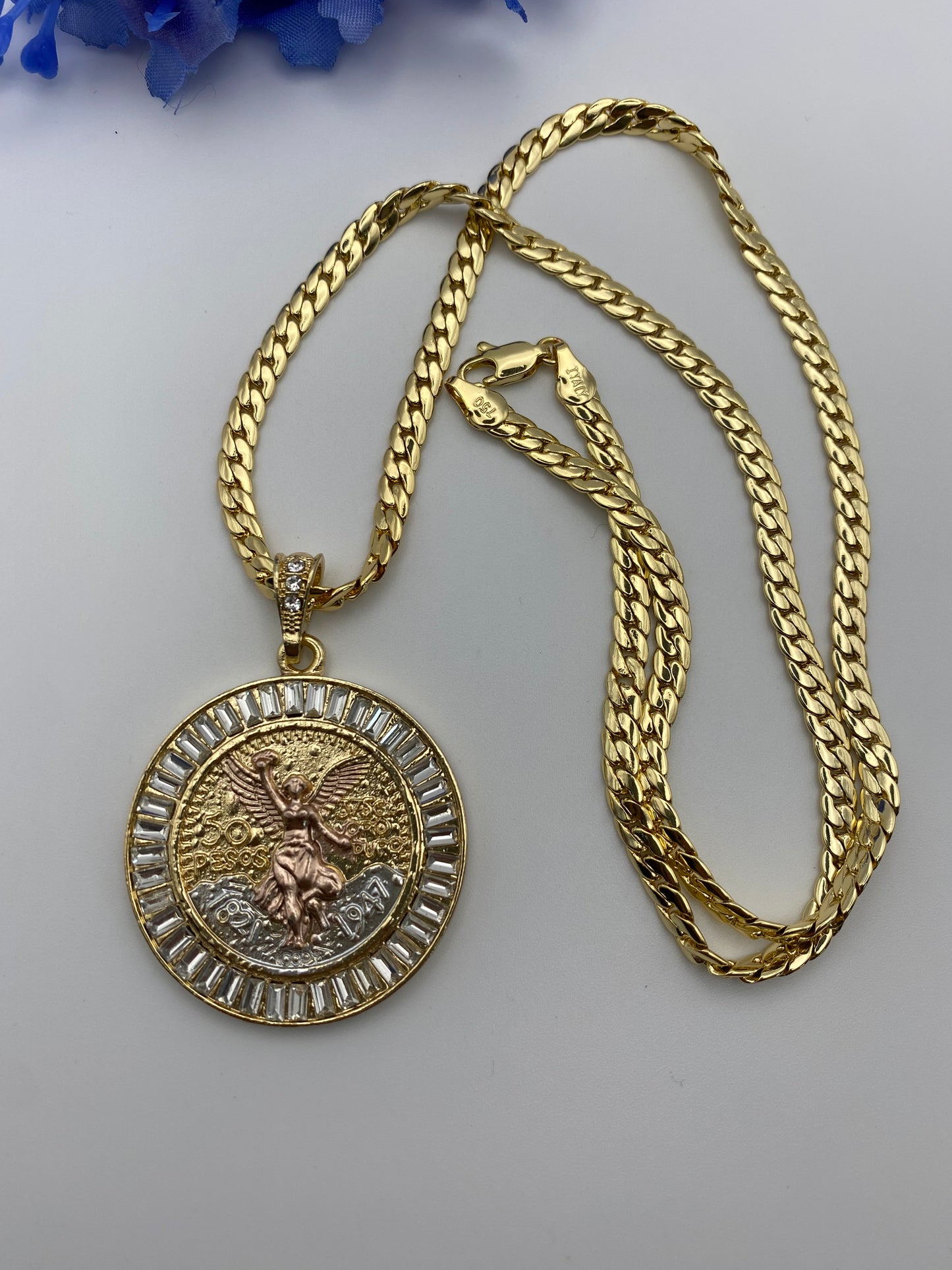 Centenario " Mi amigo" Gold Plated Necklace with Chain .