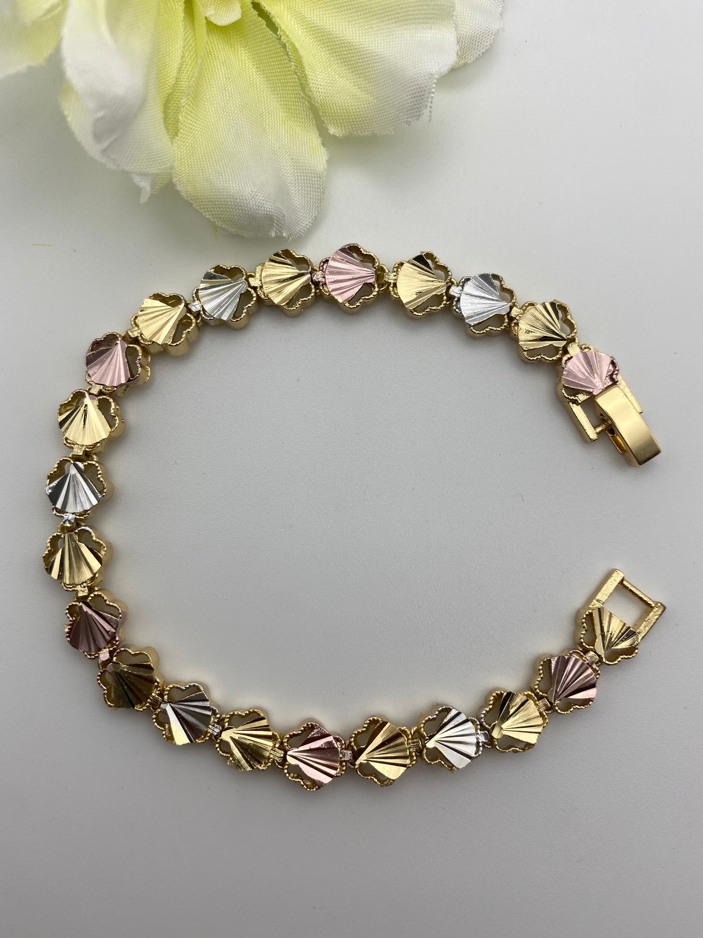 “Shell” Bracelet Tricolor Gold Plated