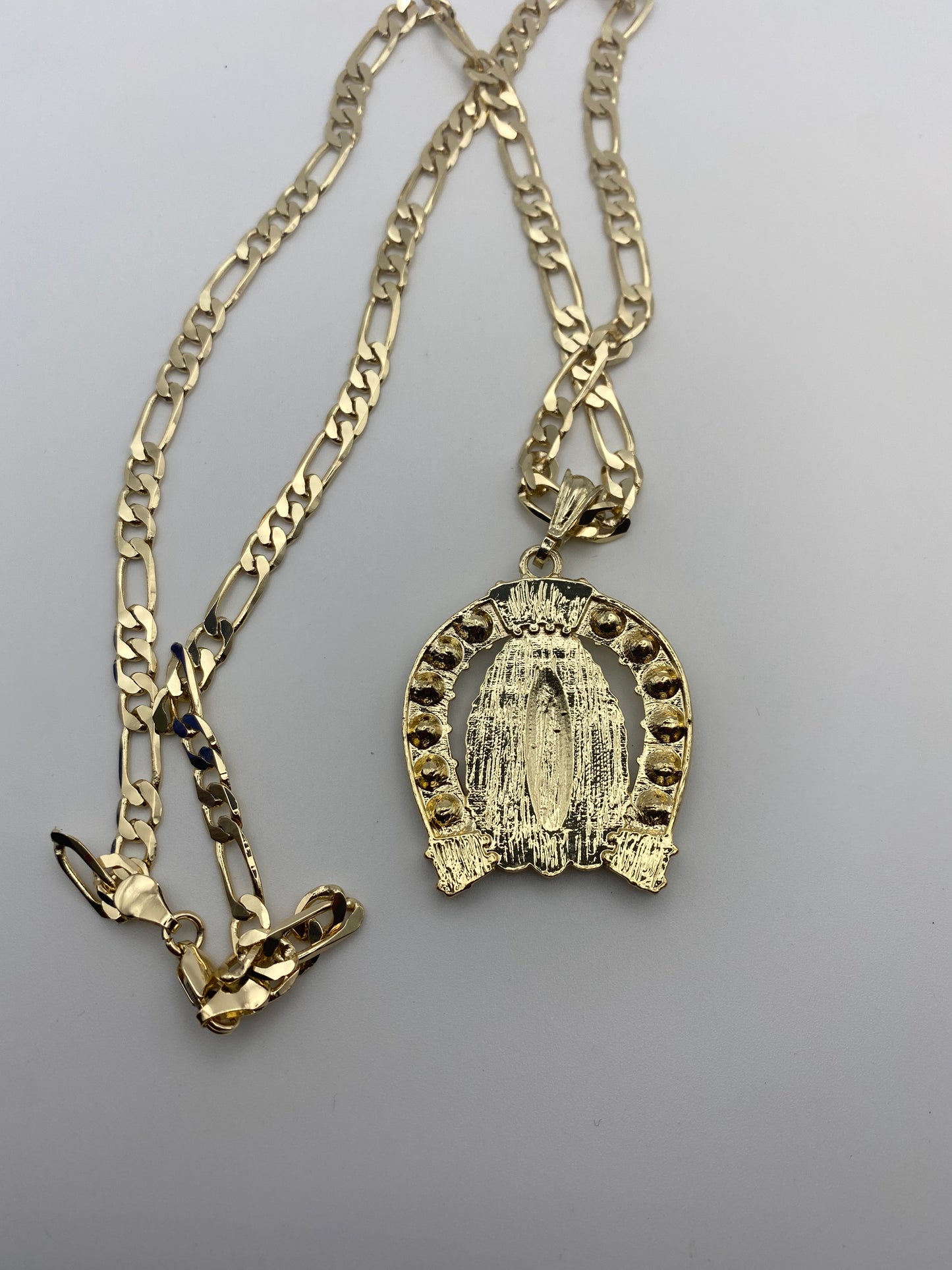 “Stamp” Horse Shoe with Virgen Necklace Clear Stones Gold Plated