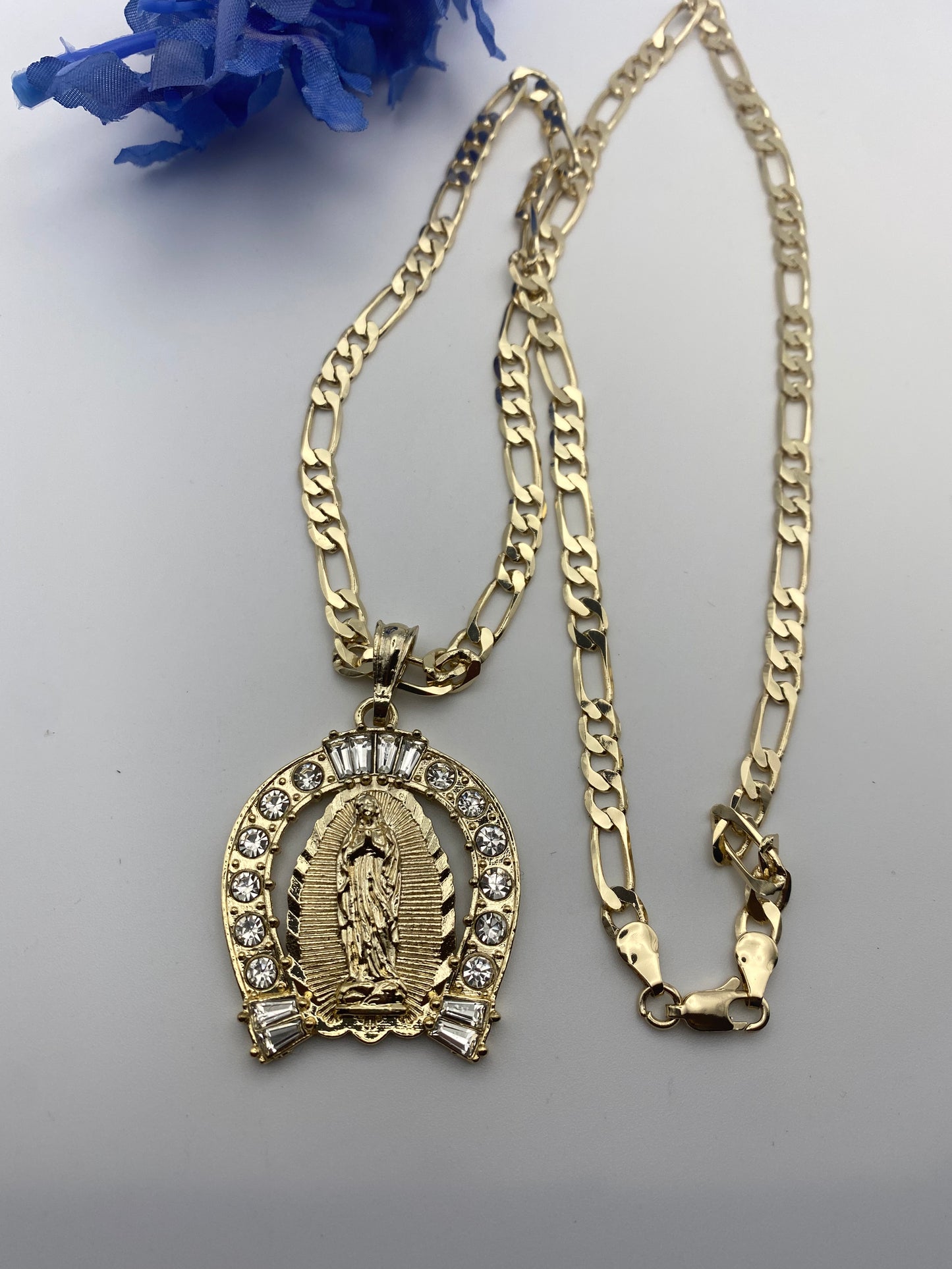 “Stamp” Horse Shoe with Virgen Necklace Clear Stones Gold Plated