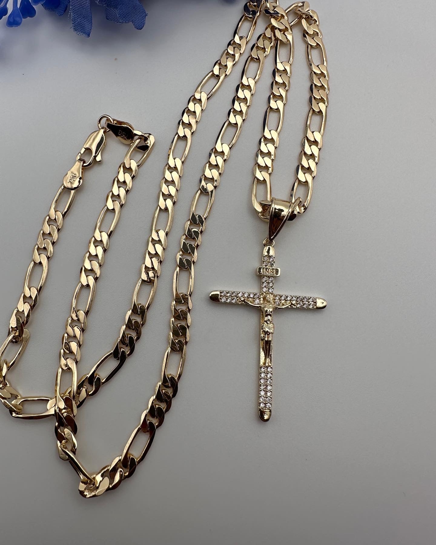 “Cristo” Cross Necklace Gold Plated