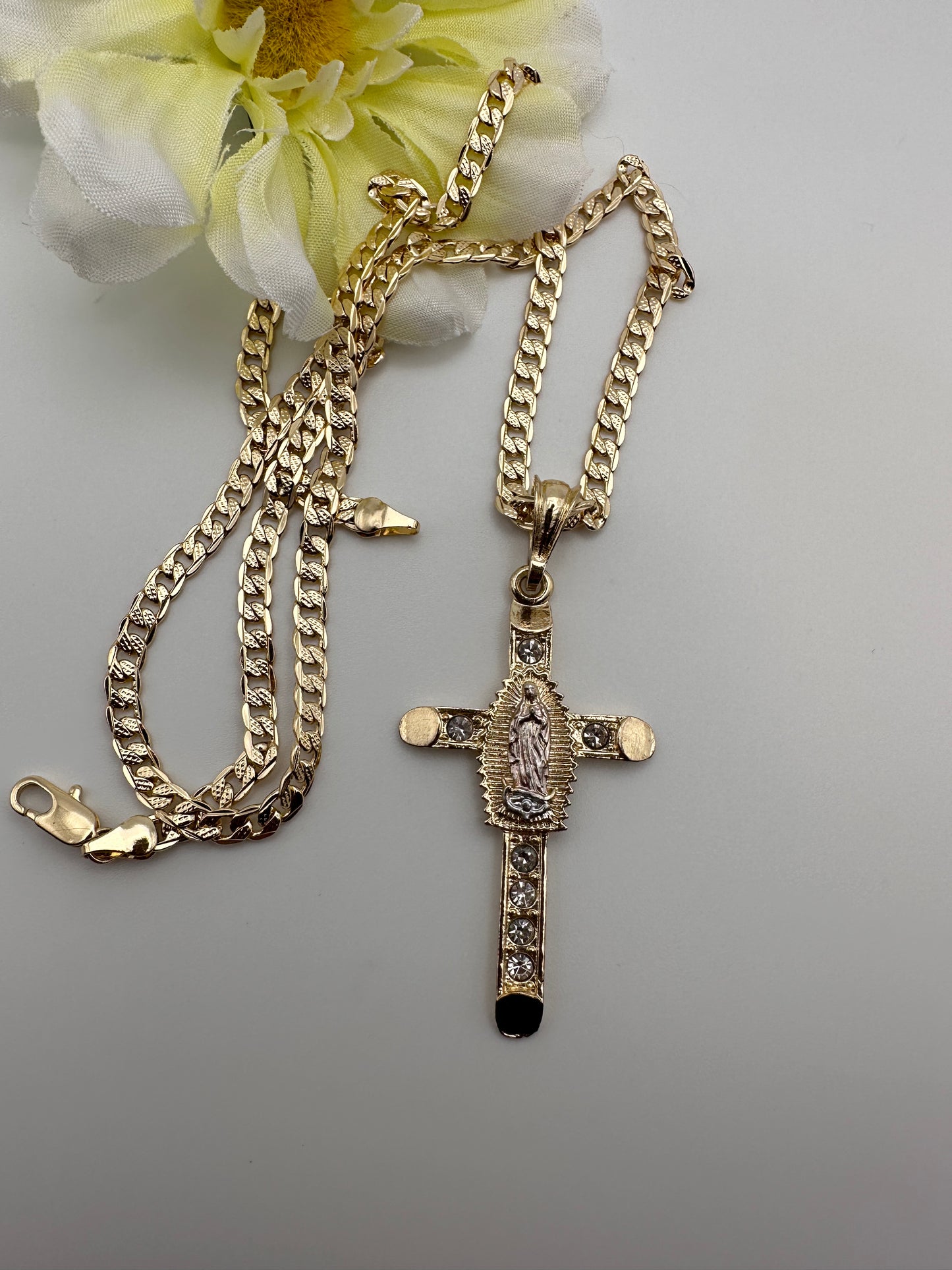 "Friday" Virgin & Cross Necklace Gold Plated