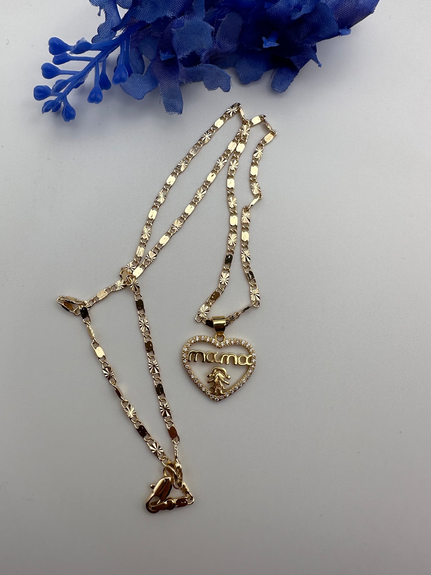 “Mama” Necklace Gold Plated