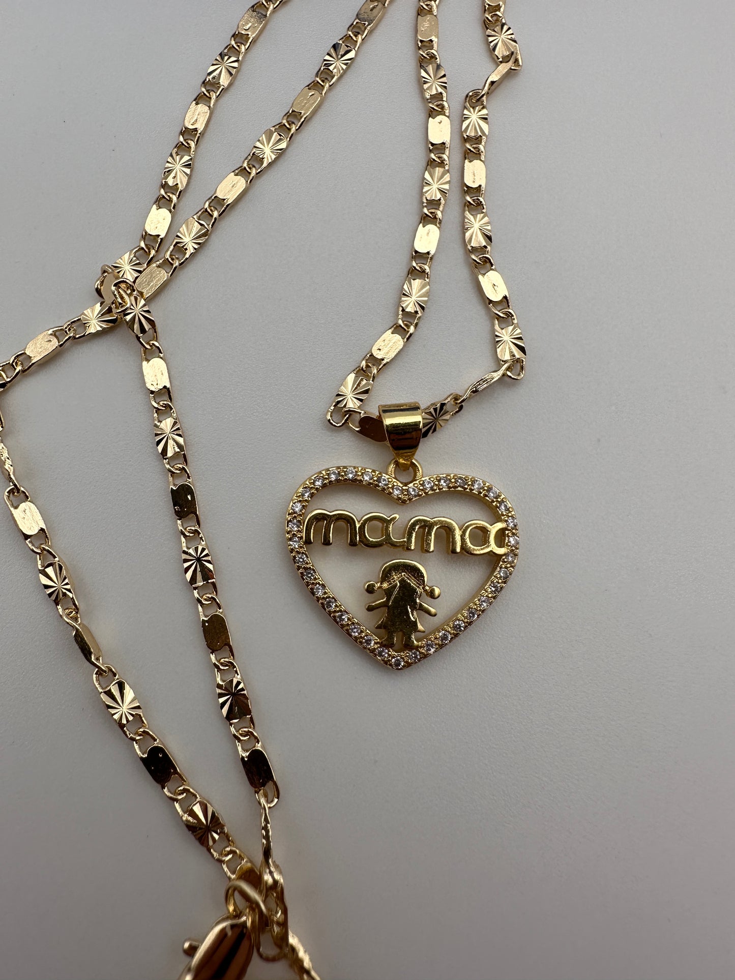 “Mama” Necklace Gold Plated