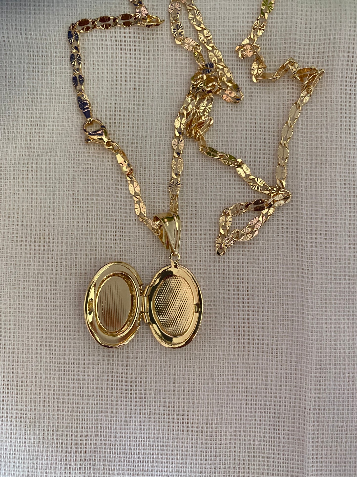 “Virgencita” Virgin Locket Necklace -Gold Plated