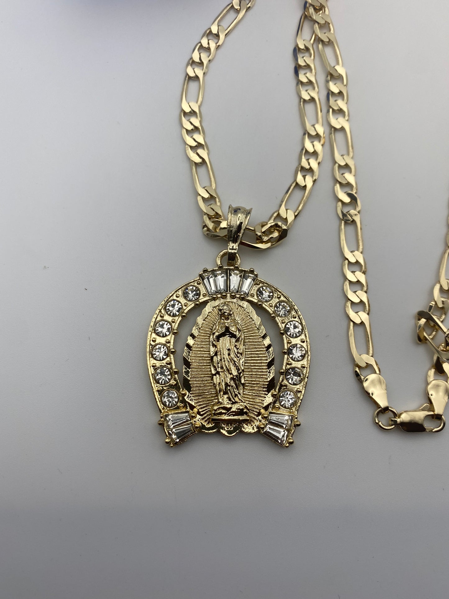 “Stamp” Horse Shoe with Virgen Necklace Clear Stones Gold Plated