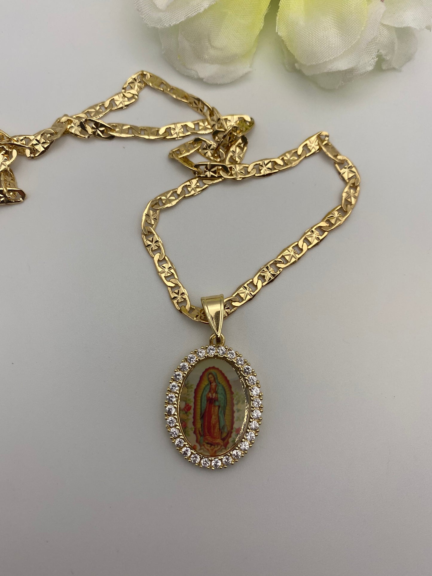 “Guadalupe” Virgin Necklace with Virgencita Imagine